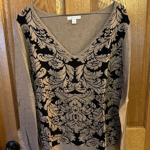 New York & Company Black/Tan V-Neck Sweater. Size XL.